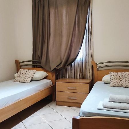 Guesthouse Villa Joanna&Mattheo Sarande Bagian luar foto