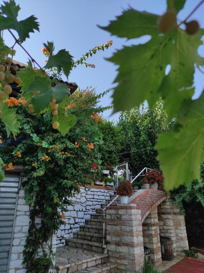 Guesthouse Villa Joanna&Mattheo Sarande Bagian luar foto