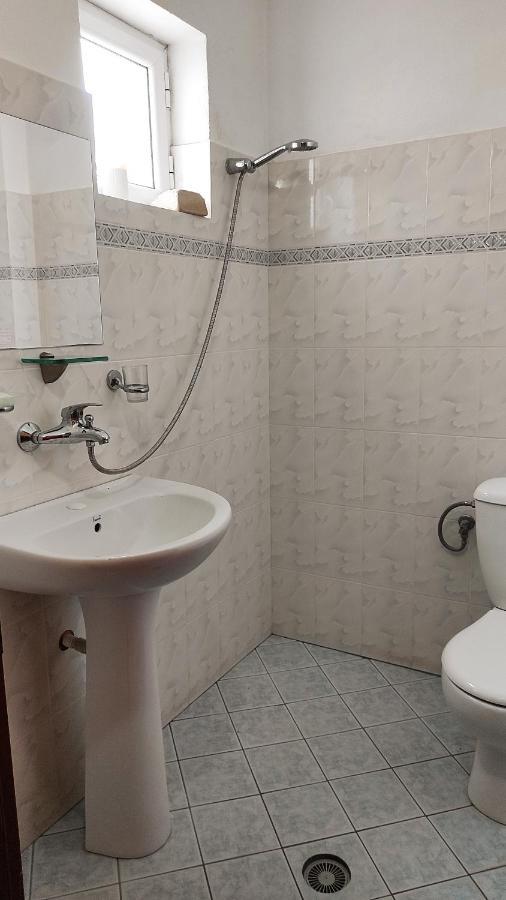 Guesthouse Villa Joanna&Mattheo Sarande Bagian luar foto