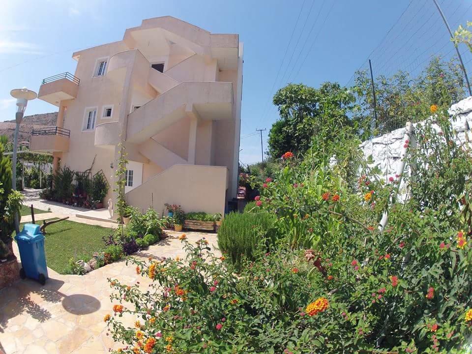 Guesthouse Villa Joanna&Mattheo Sarande Bagian luar foto