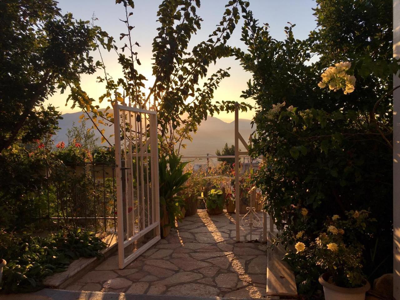 Guesthouse Villa Joanna&Mattheo Sarande Bagian luar foto