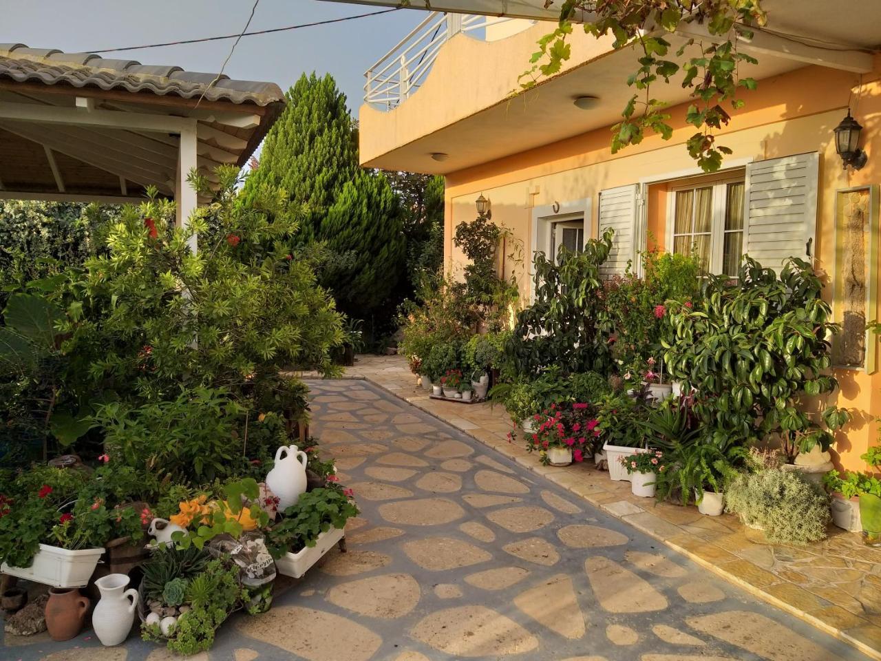 Guesthouse Villa Joanna&Mattheo Sarande Bagian luar foto