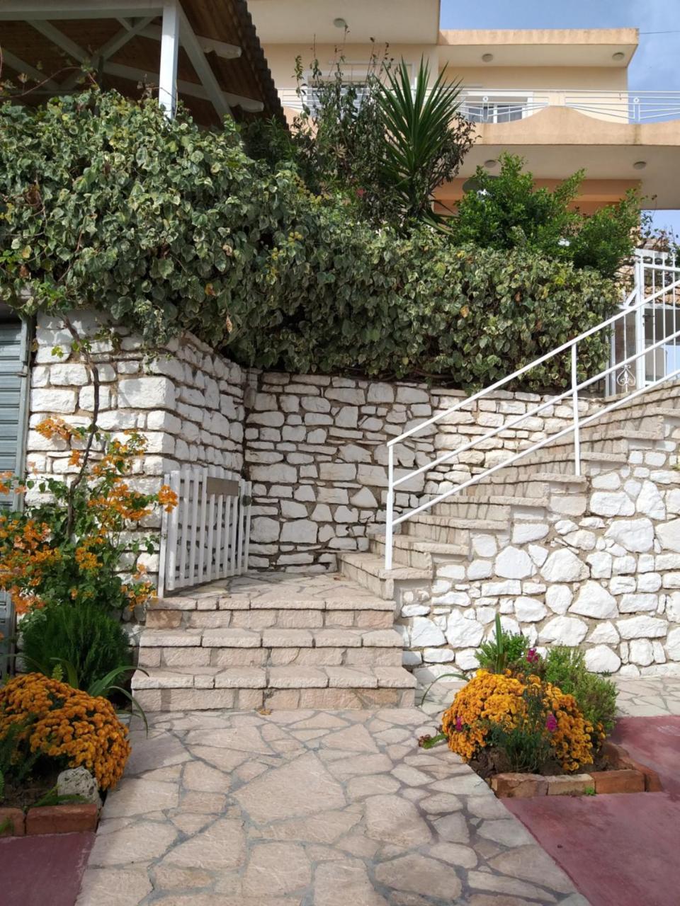Guesthouse Villa Joanna&Mattheo Sarande Bagian luar foto