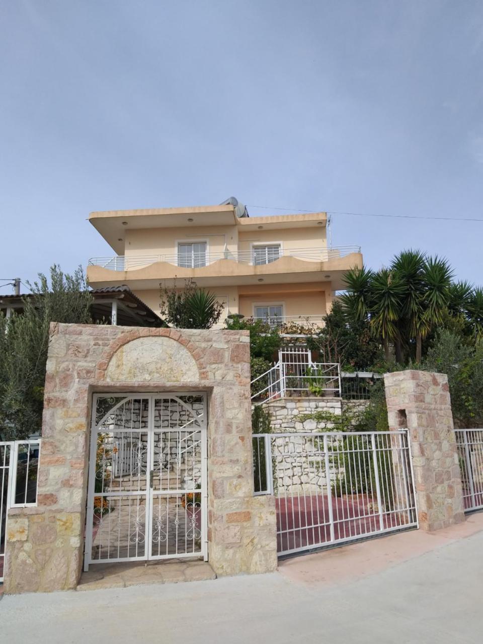 Guesthouse Villa Joanna&Mattheo Sarande Bagian luar foto